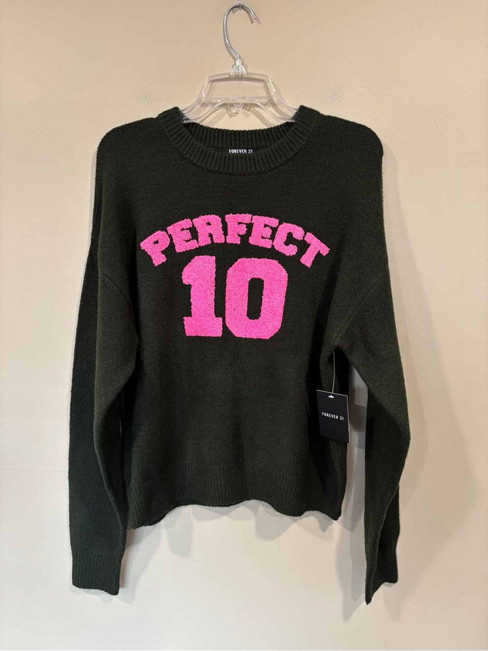 Forever 21 Women's Sweater Size M NWT